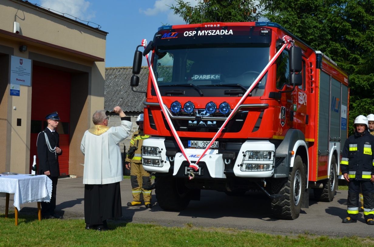 Uroczyste przekazanie samochodu dla OSP Myszadła